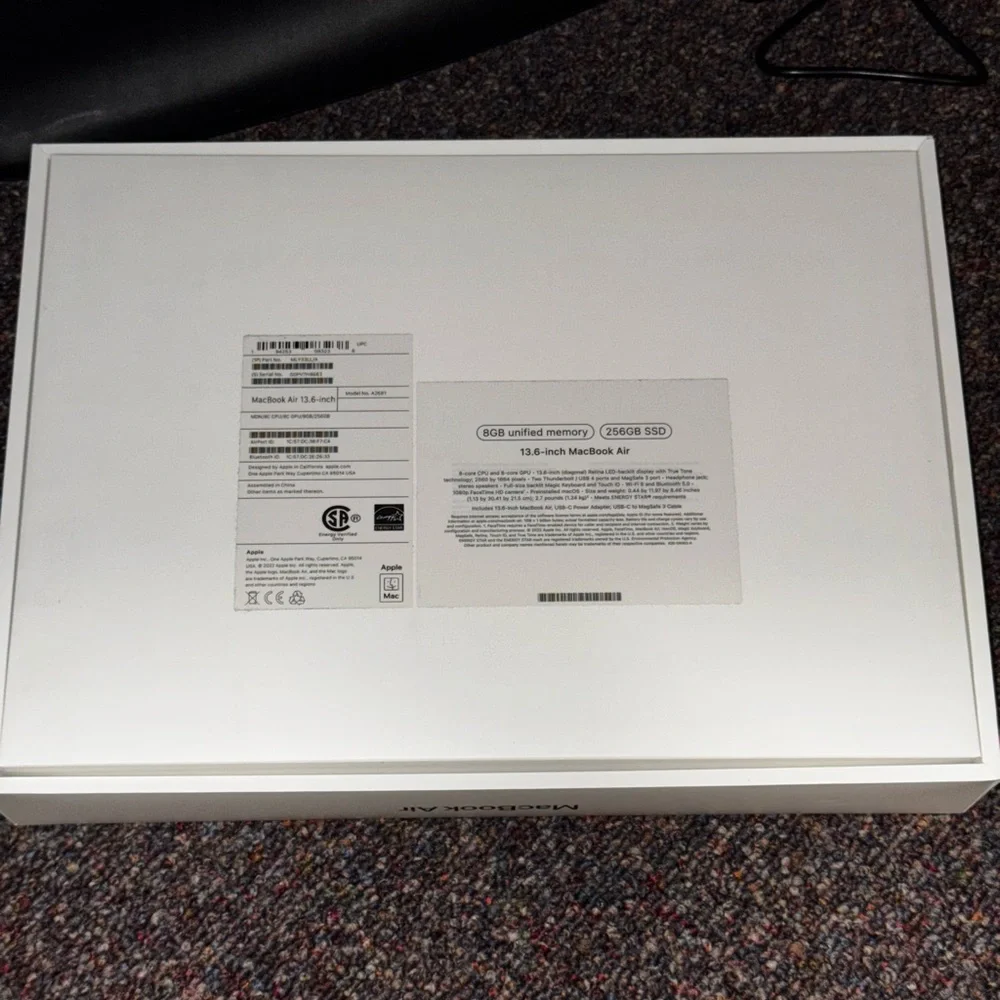 Apple MacBook 2022 M2 chip